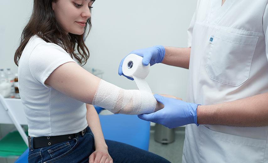 Лечение разрыва связок локтевого сустава в Киеве