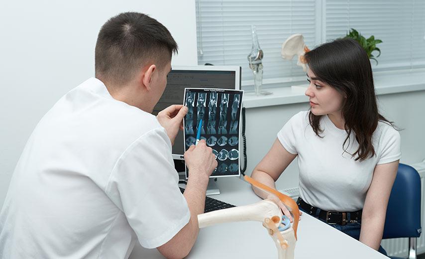 Лечение блокировки сустава в Киеве  