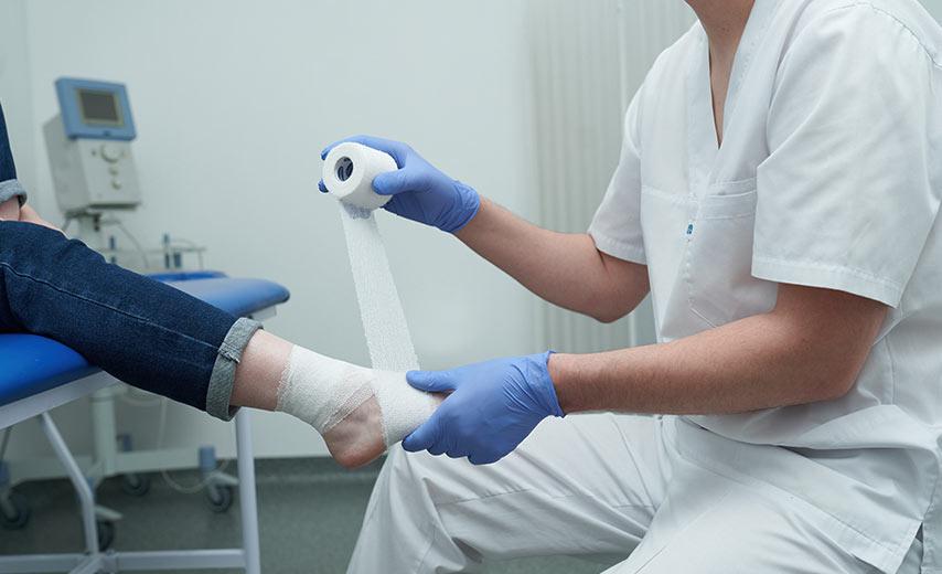 Лечение разрыва связок голеностопа в Киеве