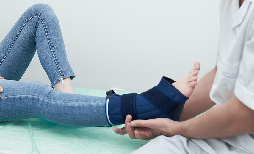 Лечение перелома лодыжки в Киеве