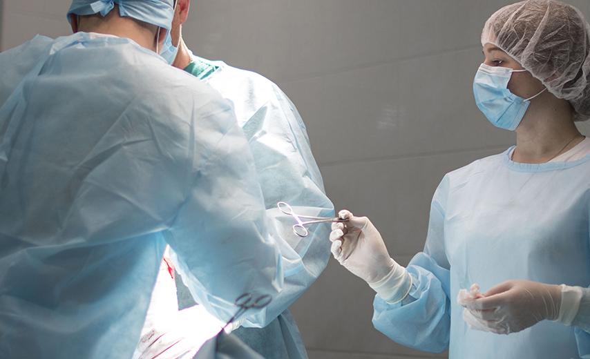 Лечение перелома шейки плеча в Киеве